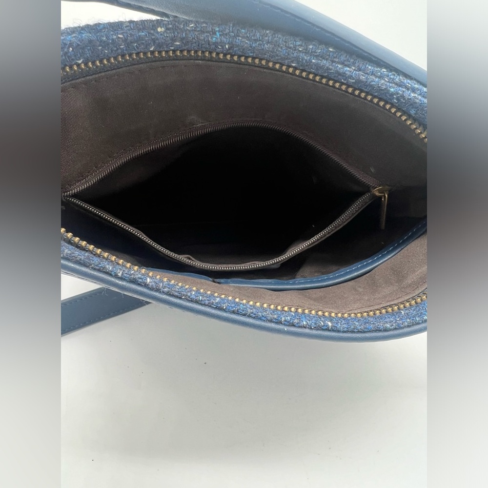 Aran Kerry Tweed Blue Messanger Bag - Picture 9 of 12